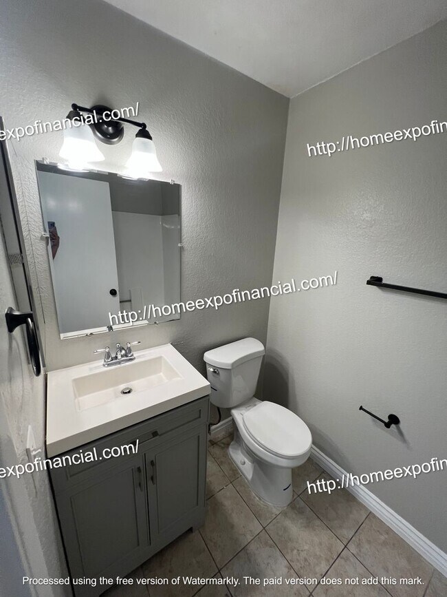 Foto del edificio - 8350 Spring Desert Pl