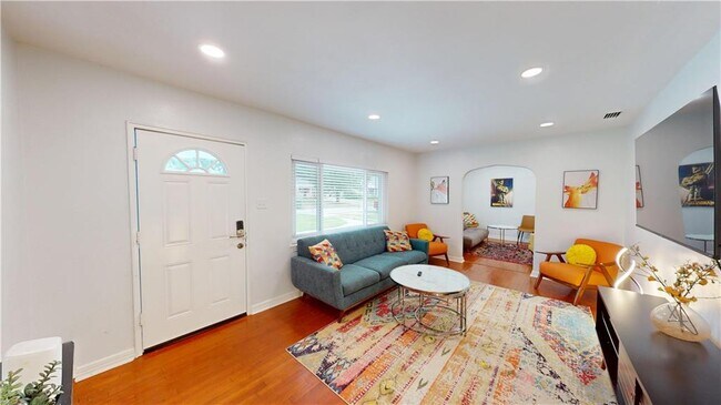 Foto del edificio - 2610 Walton Ave