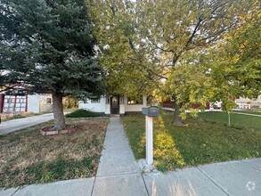 Building Photo - 1823 Ave G