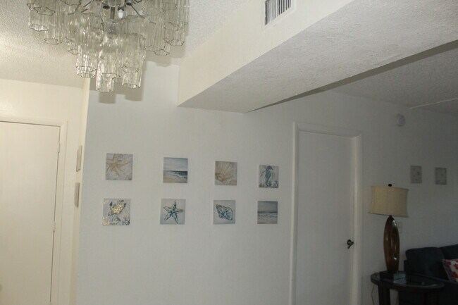 Foto del edificio - 4156 Inverrary Dr