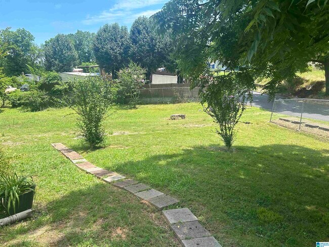 Foto del edificio - 3015 Ave T