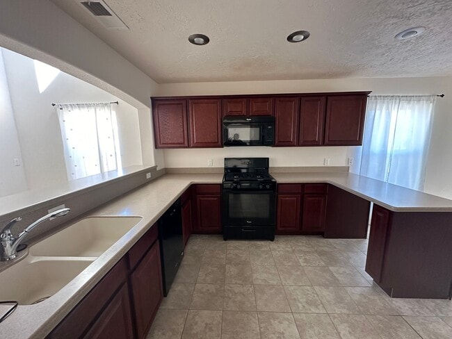 Foto del edificio - 4820 W Dark Horse Rd