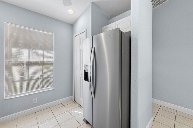 Building Photo - Cozy 3 Bed 2 Bath Home On Water Available ...