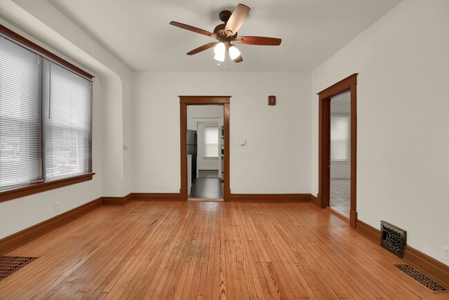 Foto del edificio - 9459 Midland Blvd