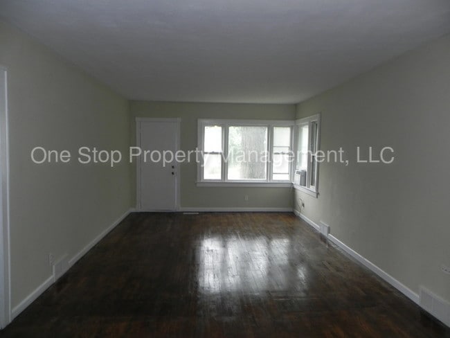 Building Photo - 2530 S Sterling Ave