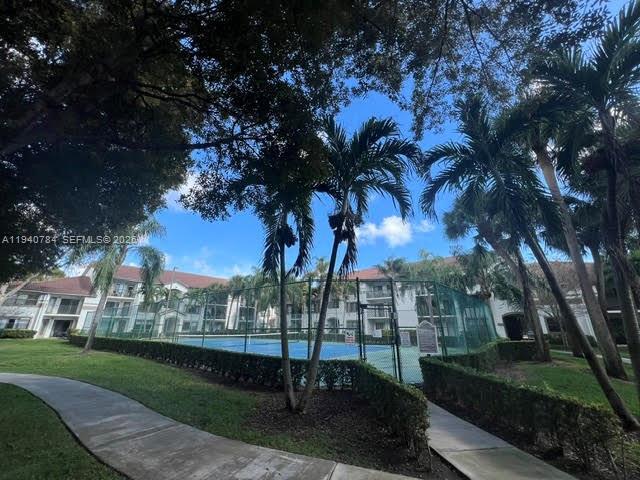 Foto del edificio - 550 S Park Rd