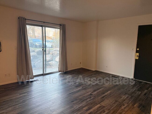 Foto del edificio - 2650 Jefferson Ave