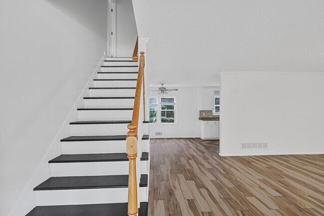 Foto del edificio - 110 Hayfield Way