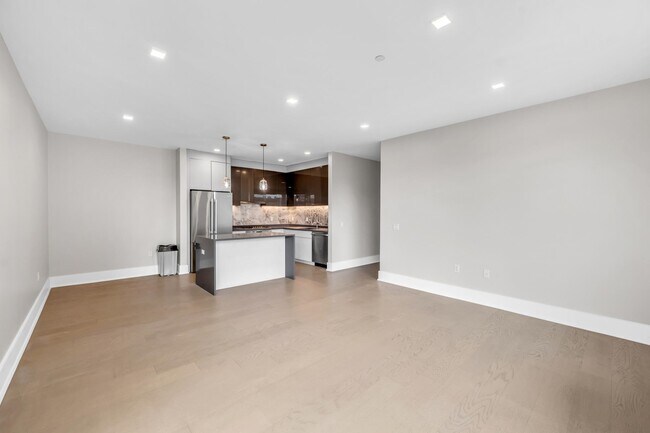 Foto del edificio - 7101 River Rd