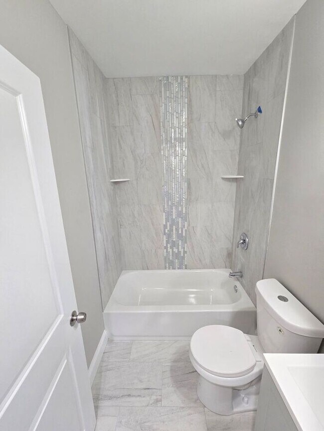 Foto del edificio - 3169 Ravenwood Ave