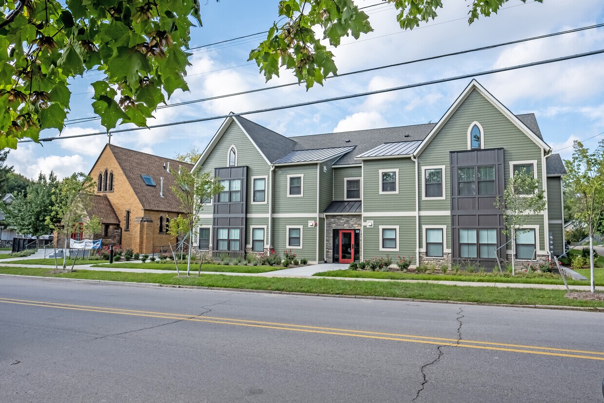 453 Knapp St NE, Grand Rapids, MI 49505 Apartments in Grand Rapids