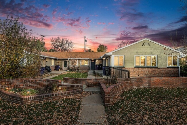 Spacious 3 bed 2 bath home in Denver - Spacious 3 bed 2 bath home in Denver
