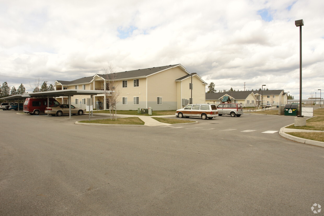 Building Photo - Kathleen Corners