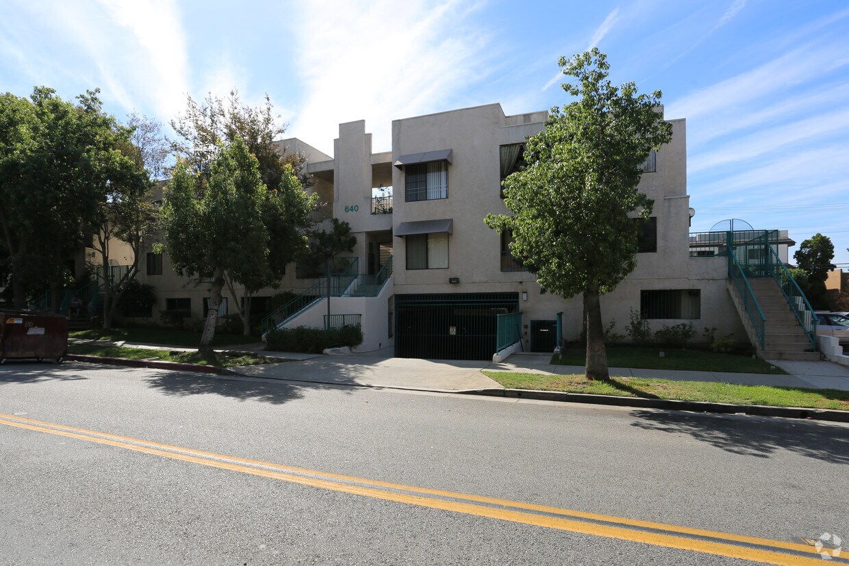 Building Photo - 640 E Harvard St