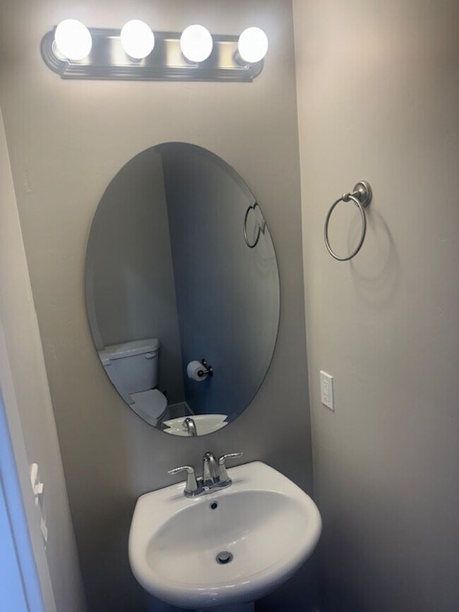 Foto del edificio - 3 Bedroom, 2.5 Bathroom