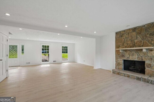 Foto del edificio - 5132 Willow Point Pkwy