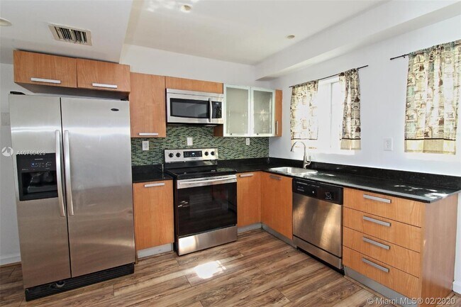 Foto del edificio - 1040 7th St