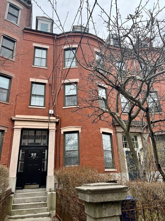 Primary Photo - 179 Webster St