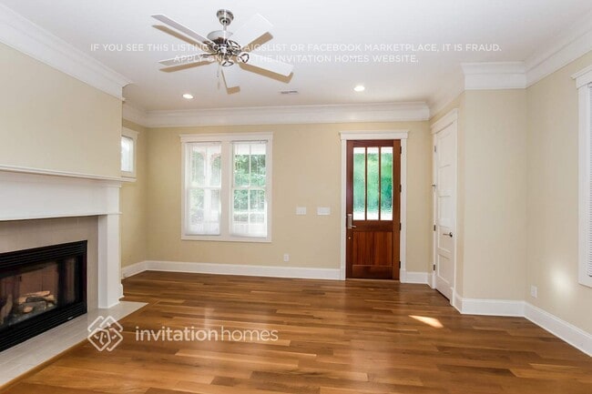 Foto del edificio - 302 Keener Blvd