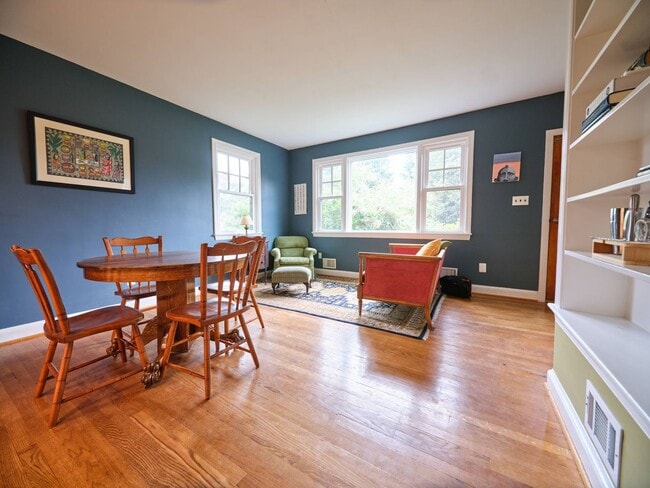 Foto del edificio - 119 Washington Grove Ln