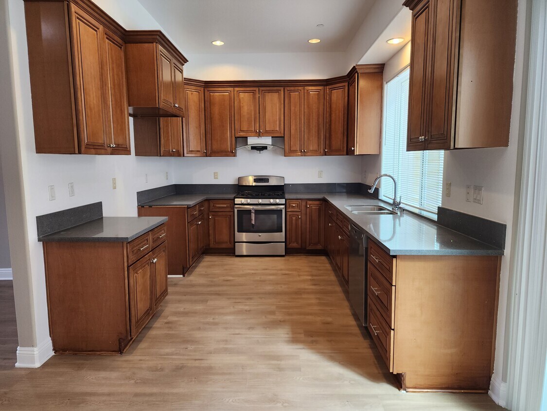 706 Duarte W Rd Unit C, Monrovia, CA 91016 Condo for Rent in Monrovia, CA