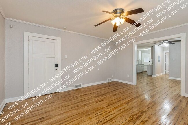 Building Photo - REMODELED!!! Historic Charming 2 Bedroom a...