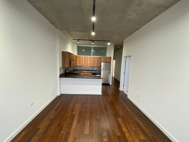 Foto del edificio - 235 W Van Buren St