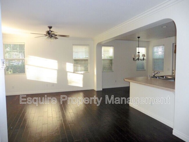 Foto del edificio - 382 Village Commons Blvd
