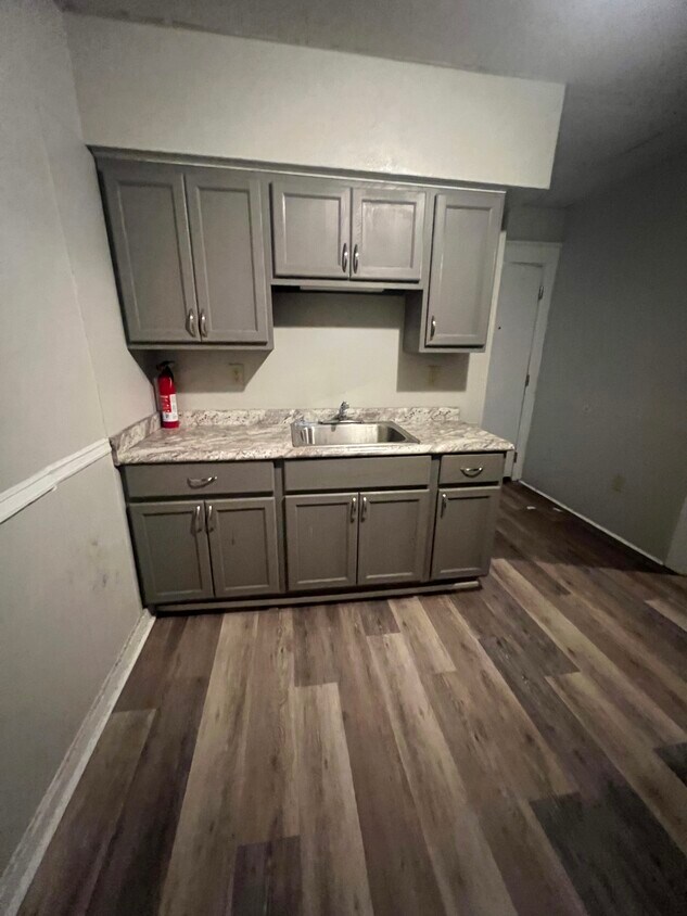 Primary Photo - 514 W 16th St