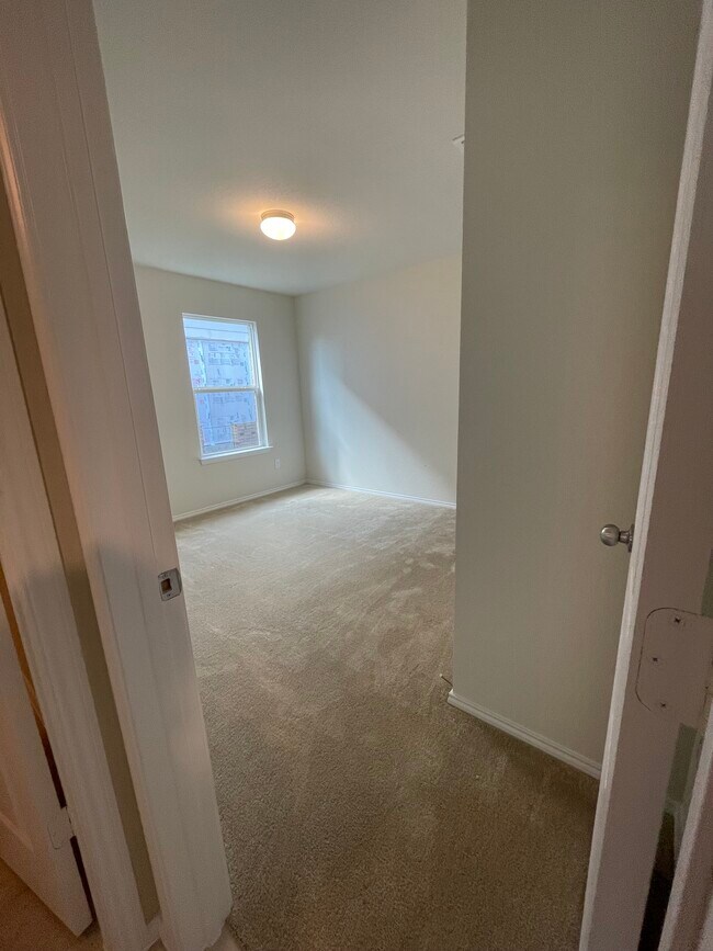 Foto del edificio - 1009 Voca Dr.