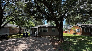 Building Photo - 2311 Brazeal St