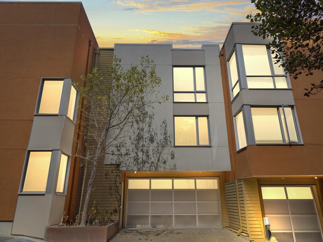 Primary Photo - 136 Avocet Way