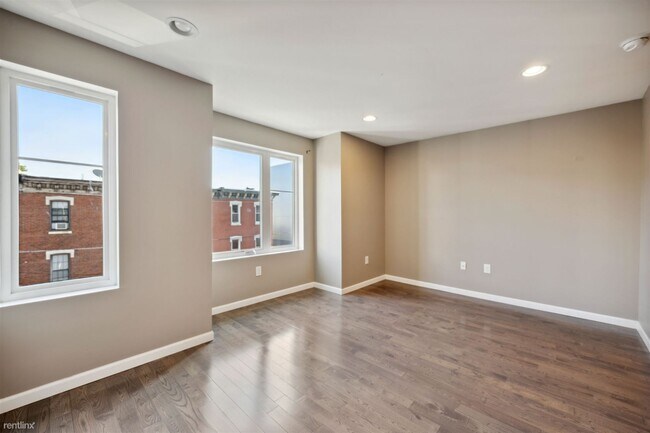 Foto del edificio - 5 br, 5 bath Triplex - 1715 CECIL B MOORE ...