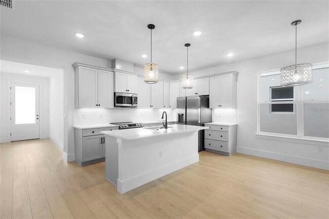 Building Photo - 2131 Brighton Ln