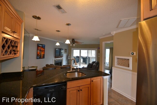 Building Photo - 2 br, 1.5 bath House - 2129 Regatta Lane #311