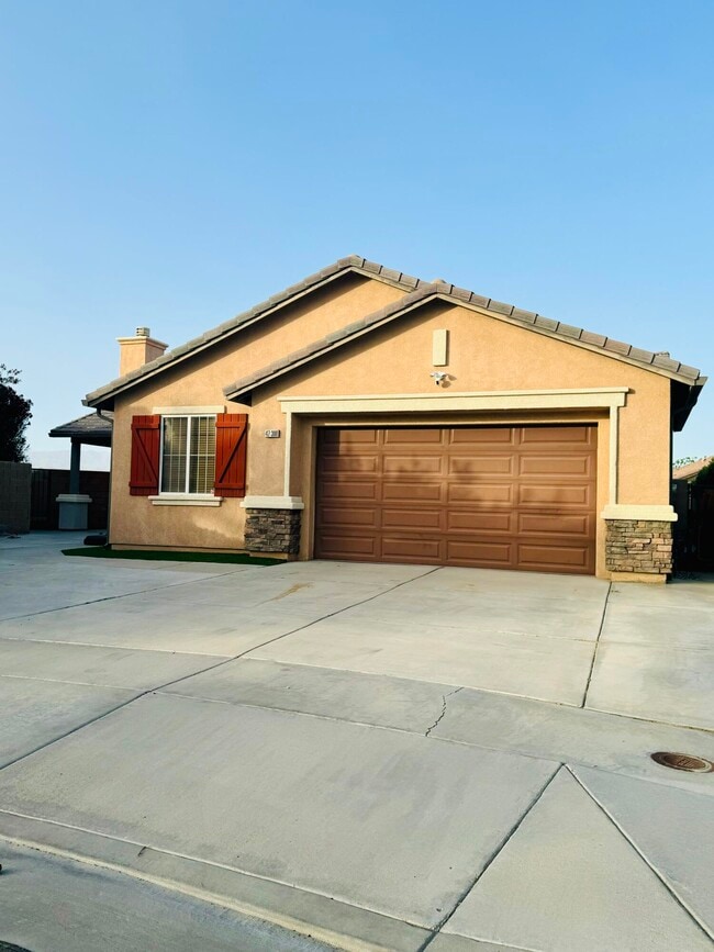 Building Photo - 47398 Manteca Ct