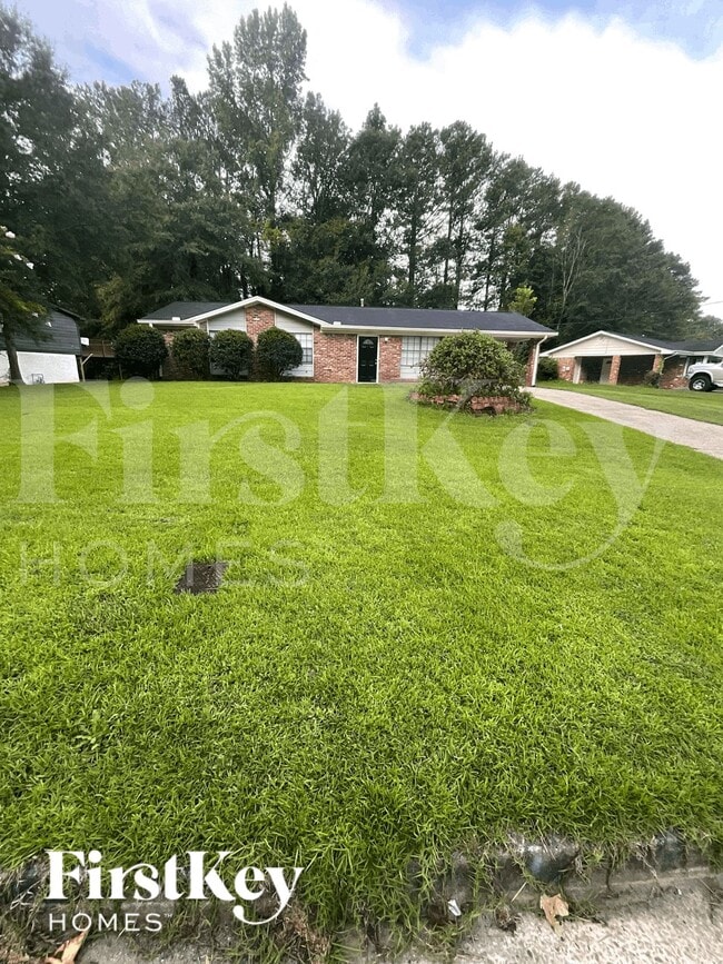Building Photo - 230 Montego Cir