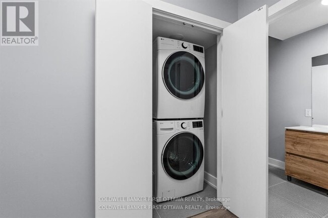 Building Photo - 886 Byron Ave