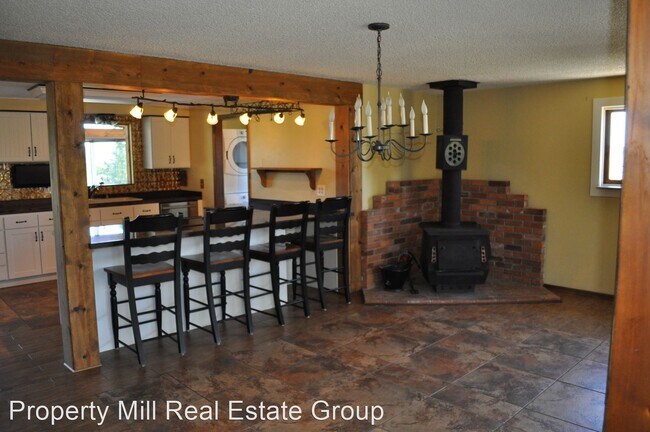 Building Photo - 4 br, 2 bath House - 3440 Doolittle Rd.