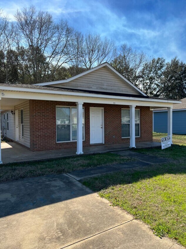 Foto del edificio - 131 Twelve Oaks Ct