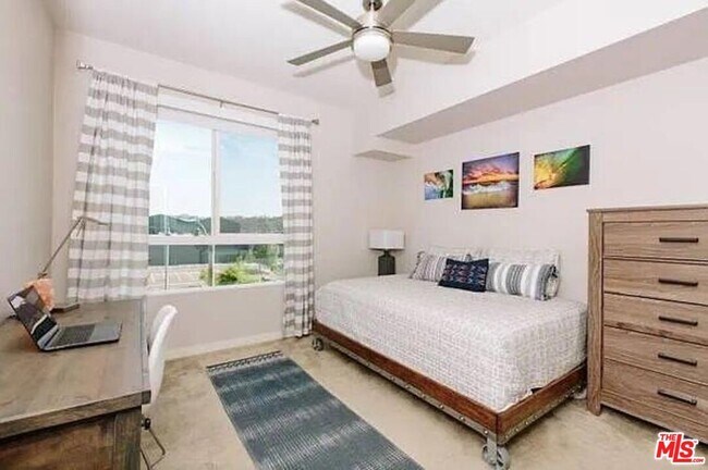 Foto del edificio - 12655 Bluff Creek Dr