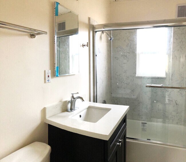 bathroom - 3137 Alma St