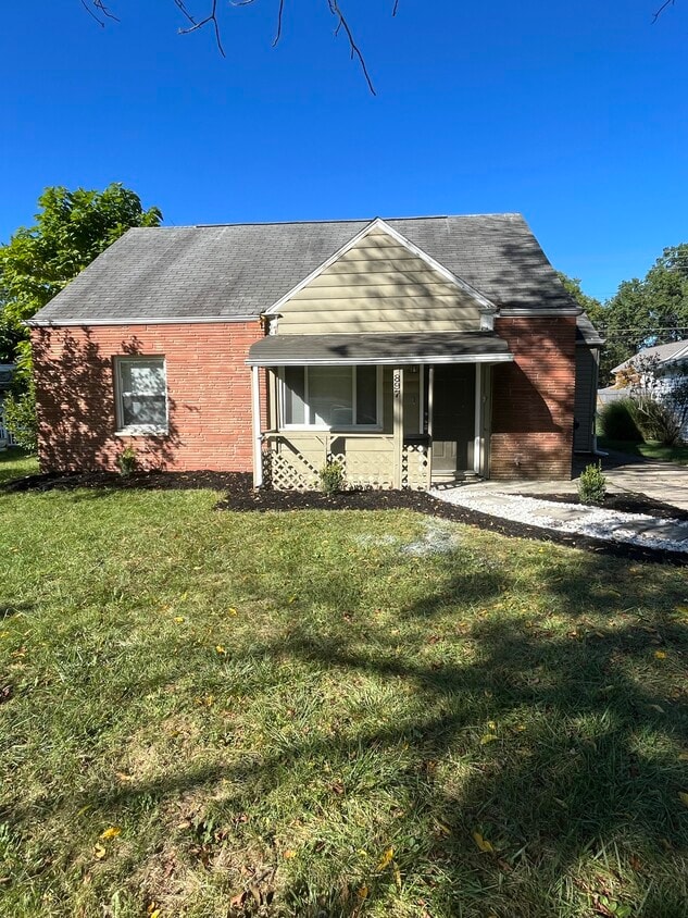 Foto principal - 897 Exeter Rd