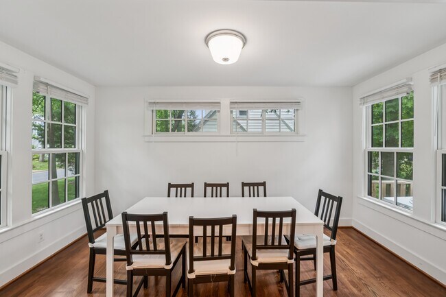 Foto del edificio - 7209 Dartmouth Ave