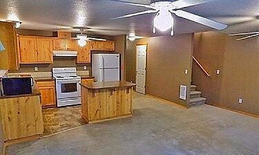 Building Photo - 446 S Corinne Dr