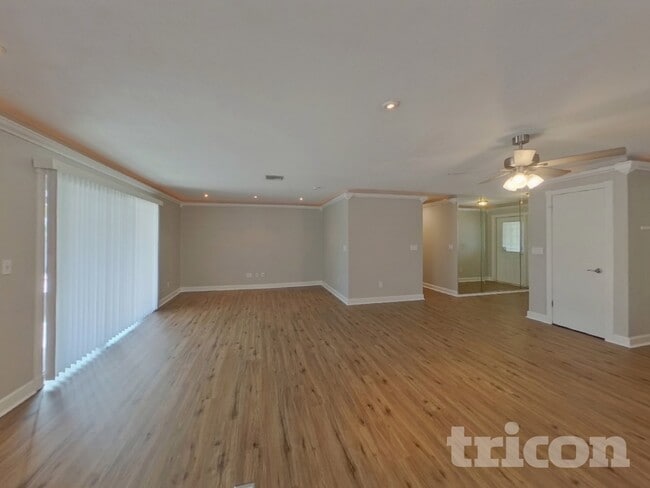 Foto del edificio - 2376 Millwood Ln