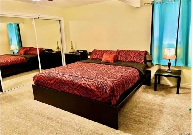 Building Photo - 24033 Mobile St