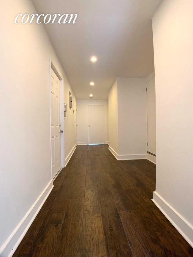 Building Photo - 835 3rd Ave