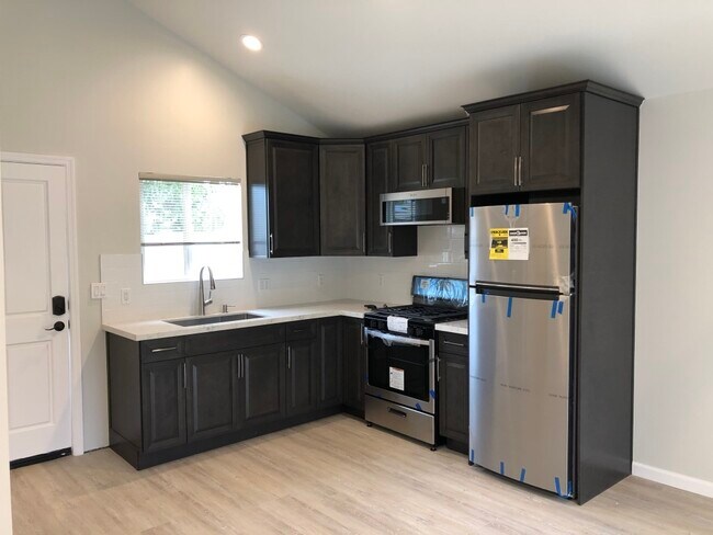 Cocina - 20336 Haynes St