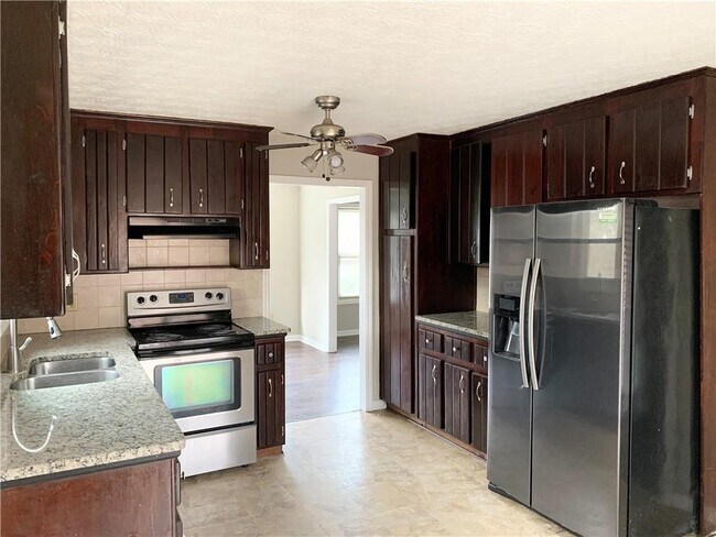 Foto del edificio - 2256 Ravenwood Trail